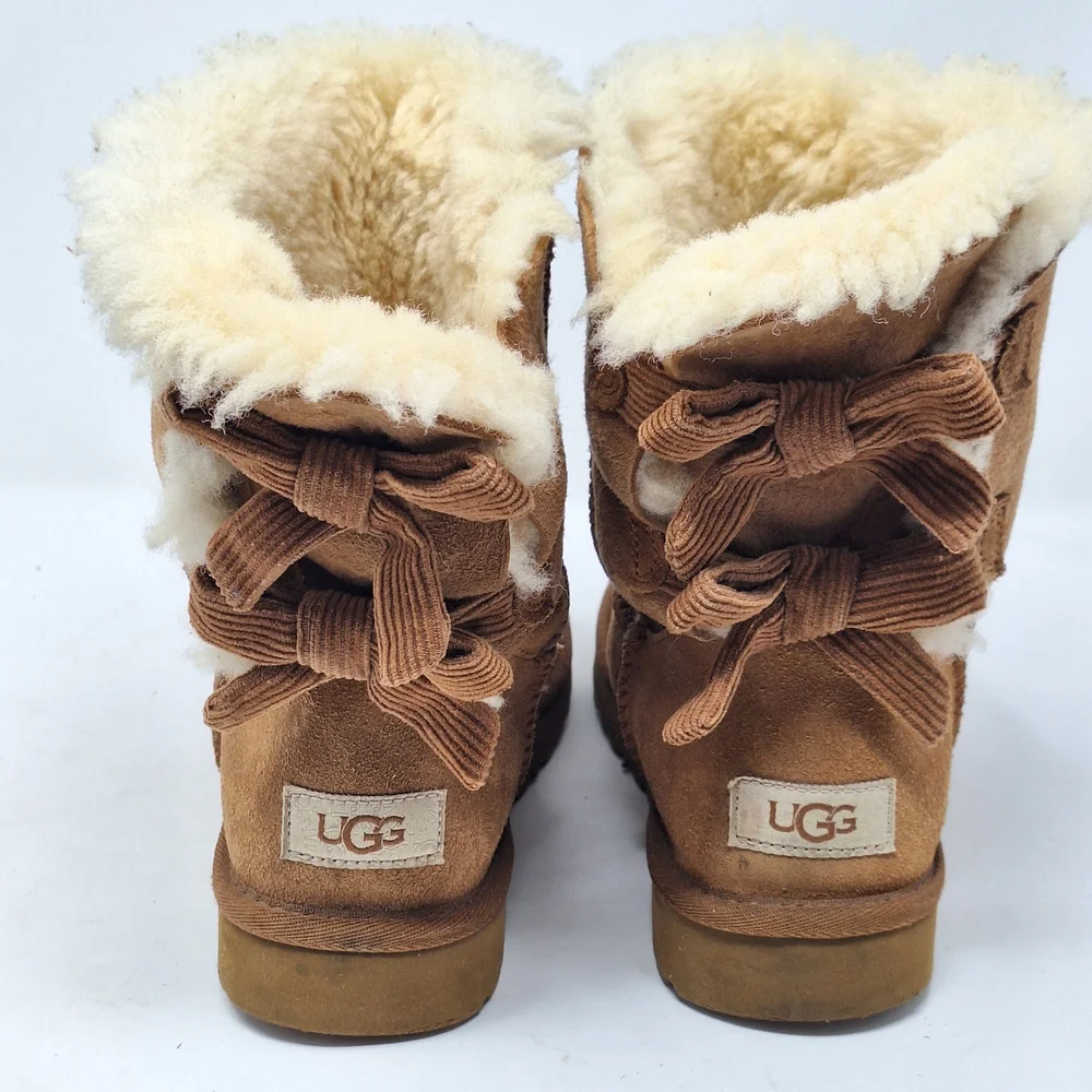 UGG Bailey Bow Corduroy Chestnut With Two Bows